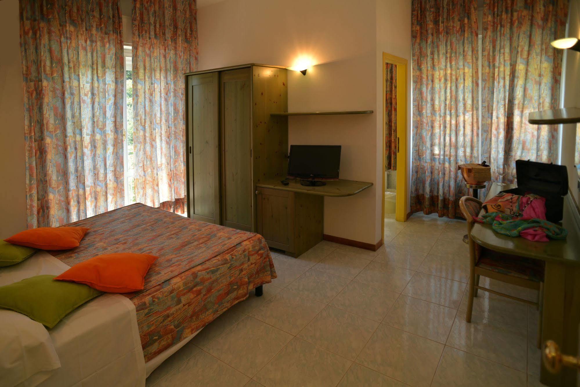 Hotel Salus Sant'Andrea Bagni Exterior foto
